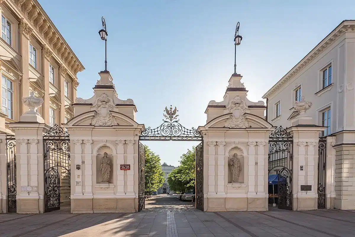 جامعة وارسو (University of Warsaw)